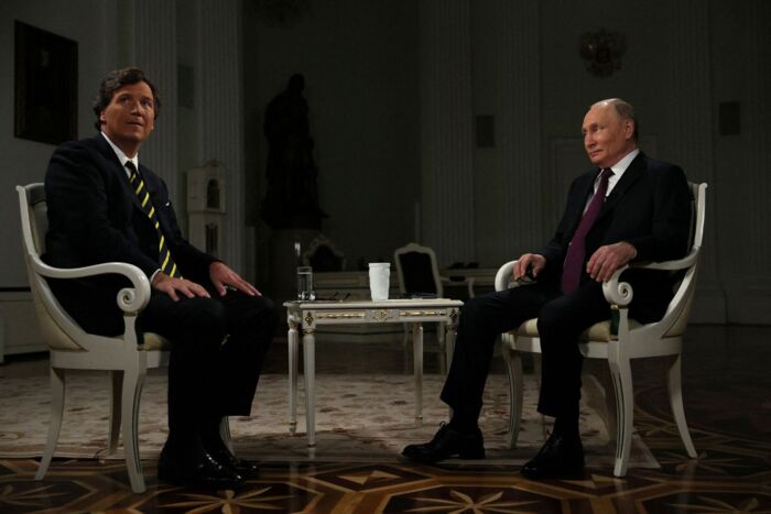 Tucker Carlsons to timer lange interview med Vladimir Putin blev optaget den 6. februar. Foto: Gavriil Grigorov, Sputnik / Scanpix