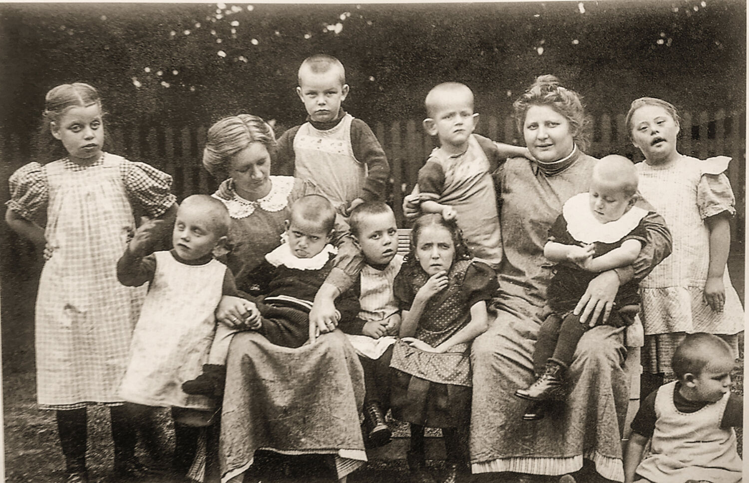 Børneasylet cirka 1913-1914. Fem år før var Den Kellerske Anstalt blevet udvidet, så den også kunne optage børn. 