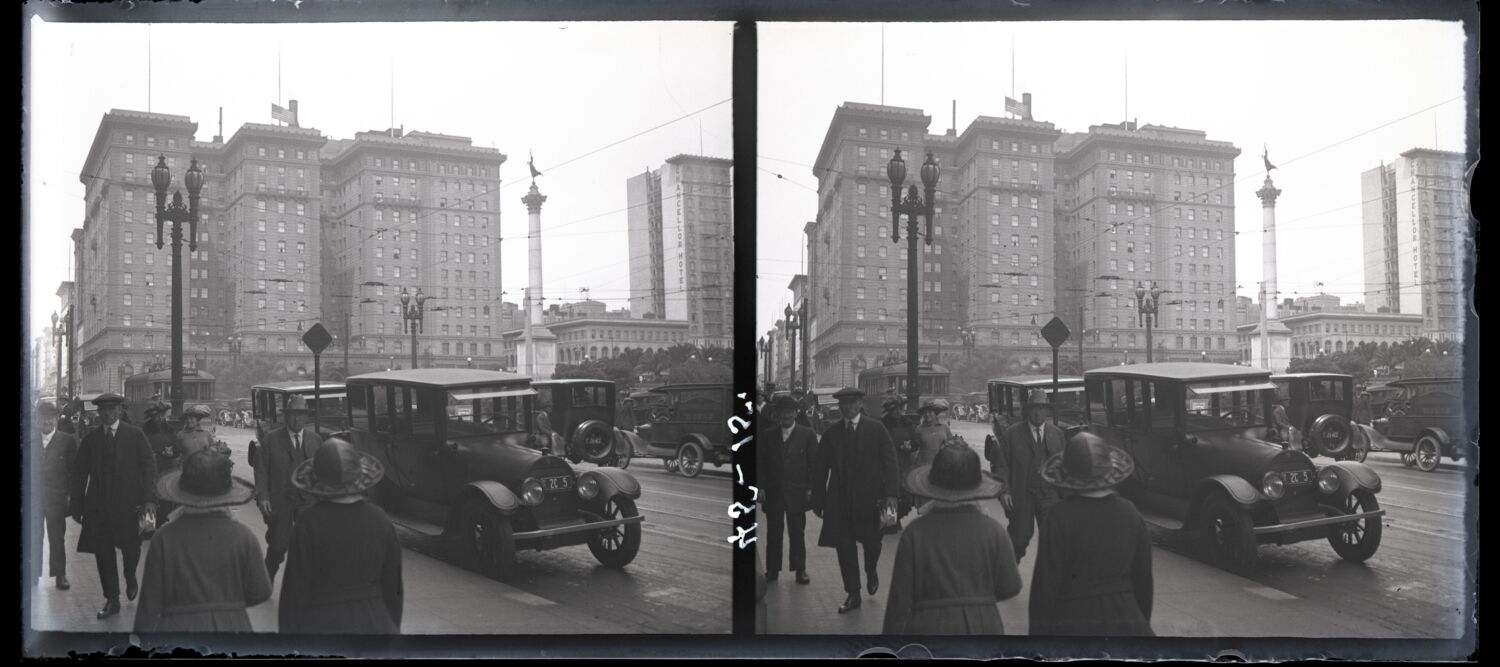 San Francisco i 1912 - med menneskemylder og moderne biler. Foto: Det Kongelige Danske Geografiske Selskab