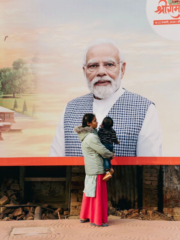 Modi har gjort det til en af sine politiske mærkesager at opføre templet i Ayodhya. Byggeriet er endnu ikke færdigt, men premierministeren afholdt alligevel en storslået indvielse. Og det er næppe tilfældigt. Om få måneder går inderne nemlig til valg. Foto: Ali Monis Naqvi